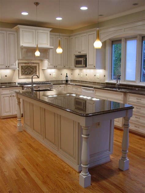 Discover inspiration for your kitchen remodel or upgrade with ideas for storage, organization, layout and decor. Kitchen Remodeling Kitchen Cabinets White Chalk Paint ...