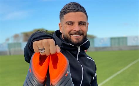 Here are some of the best skills and goals from lorenzo insigne from 2018/2019 seaon so far ! Lorenzo Insigne - Bio, Net Worth, Salary, Transfer News ...