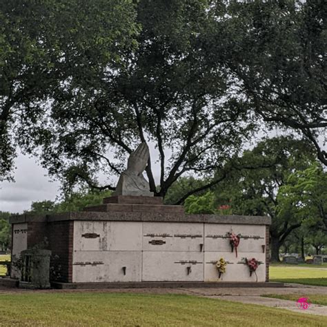 “smileys Grave” In Mills Cemetery Garland Texas Rthestrangest