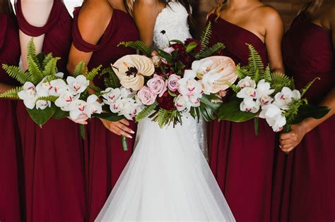 I started out with the bridesmaids' flowers and i had to use the materials that i was given and it was a challenge at first but i figured it out. Wedding Bouquets: Bridesmaid Bouquet Ideas - Inside Weddings