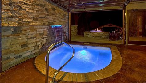 Plan your smoky mountain getaway today. 7 Top Gatlinburg Cabins with Indoor Pools - Book Online!