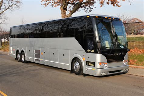 Everything You Should Know About Coach Bus Rental Service