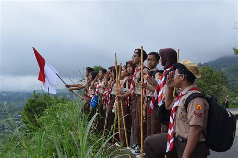 Diklat Dewan Penggalang Di Candi Sukuh Karanganyar Smpn 9 Surakarta