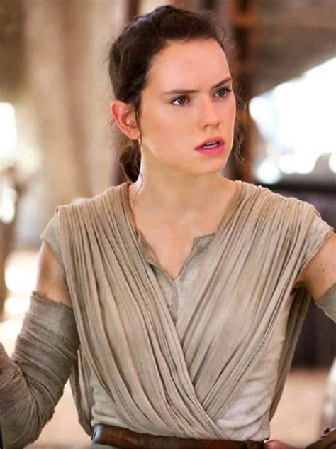 She Is Everything She Needs And She Doesnt Even Know It Rey Star