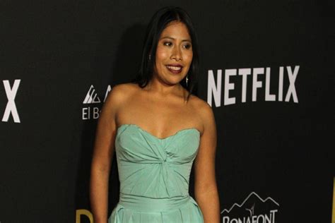 Yalitza Aparicio imagen de colección de la firma Rodarte Corat