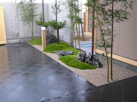 You might be wondering what good a rock garden will do if it's mostly rock and has little vegetation. 30 Easy & Modern Rock Garden Design Ideas Front Yard ...