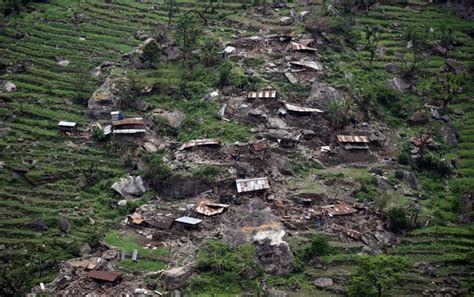 Nepal Villages Cut Off By Earthquake Wait For Aid As Death Toll Passes