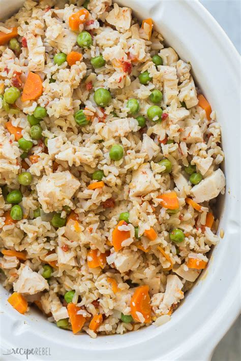 This Slow Cooker Chicken And Rice Is Easy Cheesy And Loaded With