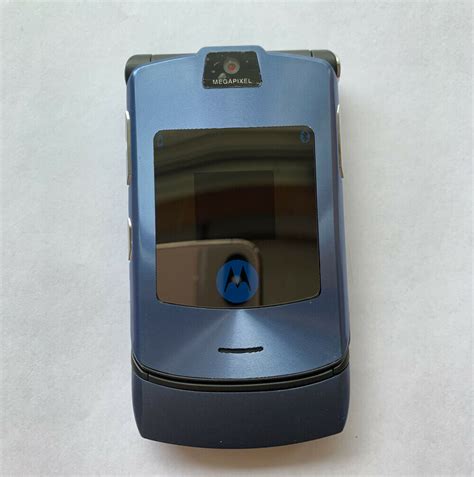 Unlocked Motorola Razr V3i Gsm 123 Mp Camera Flip Bluetooth Mp3 Mobile