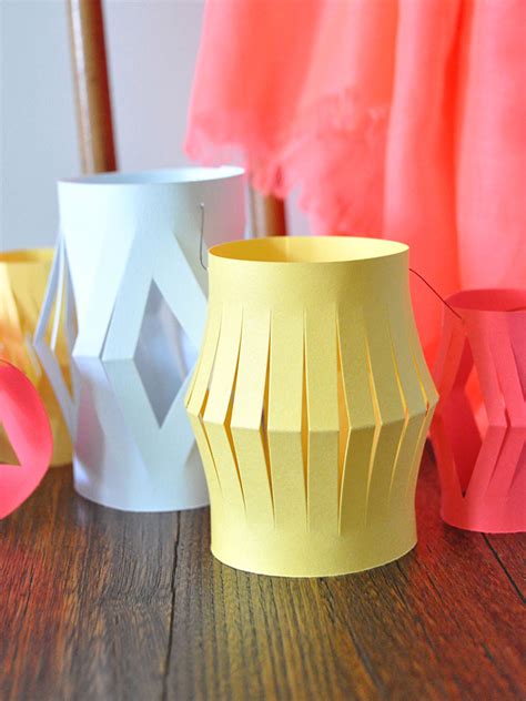 Paper Lantern Garland ⋆ Handmade Charlotte