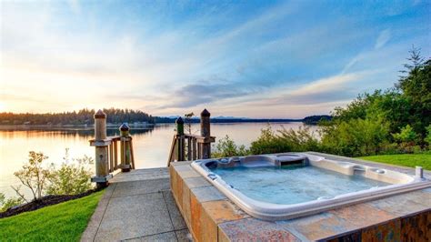 The price of a jacuzzi jetted tub can vary greatly depending on the features it offers. 26 Amazing Hotels In The UK With Private Hot Tubs