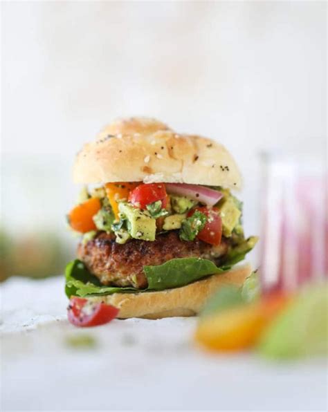 Flavorful Turkey Burgers With Chunky Guacamole