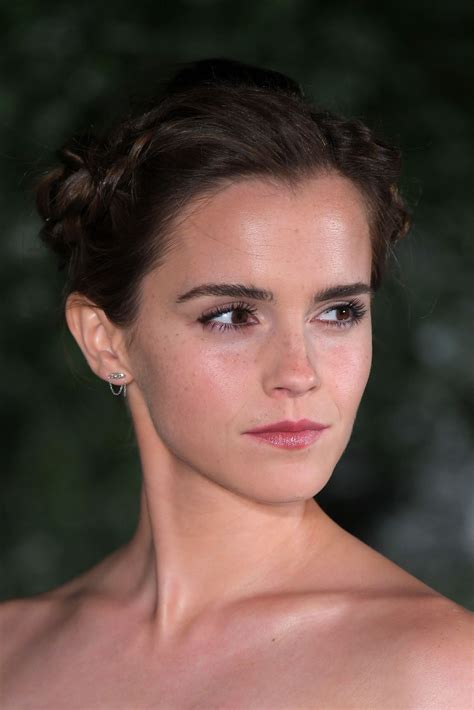 Emma Watsons Face Is Begging For A Facial Jerkofftocelebs
