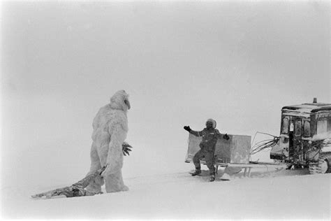 12 Awesome Behind The Scenes Photos From The Empire Strikes Back