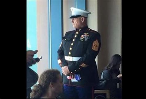 Stolen Valor Fake Marine Called Out By Soldier At Airport Stolen Valor War Heroes Usmc