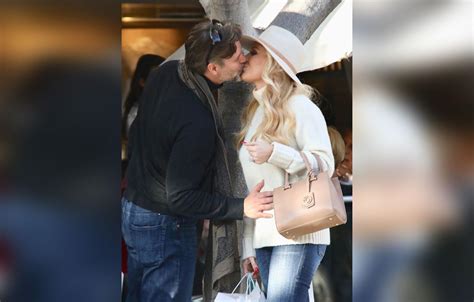 Pregnant Gretchen Rossi And Slade Smiley Show Pda On Restaurant Outing