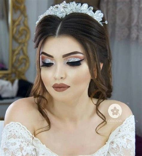 Süslü modelleri tercih etmek doğru olmaz. Aystar😍 adlı kullanıcının GELİN SAÇ MAKYAJ panosundaki Pin ...
