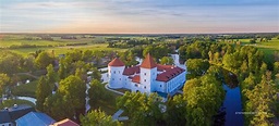 Koluvere episcopal castle, Estonia (by Stefan Hiienurm) : r/europe
