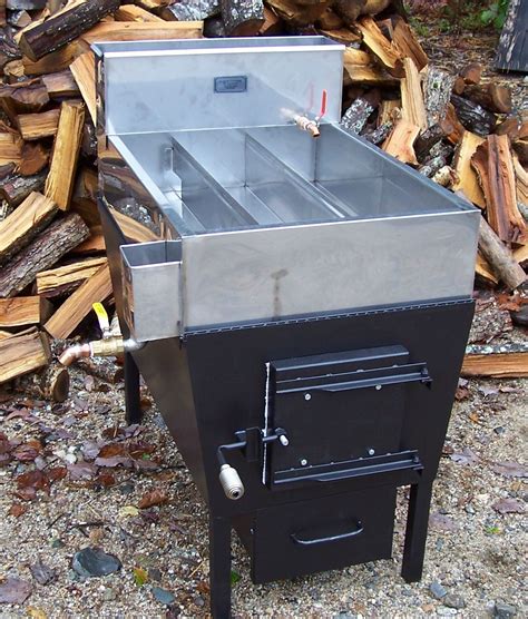Making maple syrup is a simple process that involves removing most of the water from maple sap—a weak sugar solution with a unique mix of minerals—through evaporation. 2'x3' Mason Hobby Evaporator w/Stainless Welded Pans | Diy ...