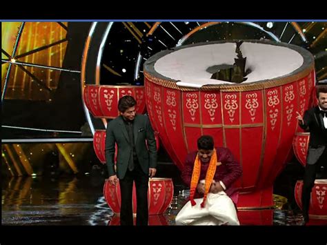 Indian Idol 10 Grand Finale Shah Rukh Khan Nitin Kumars Dance Off To Crack You Up Inside