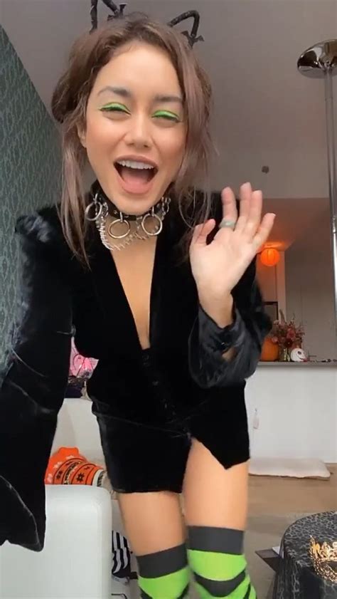 Vanessa Hudgens New Sex Look For Halloween Photos