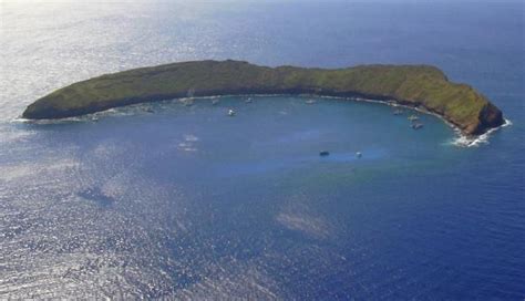 Molokini Crater Maui Hawaii Travel Guide Hawaii Travel Valley Isle