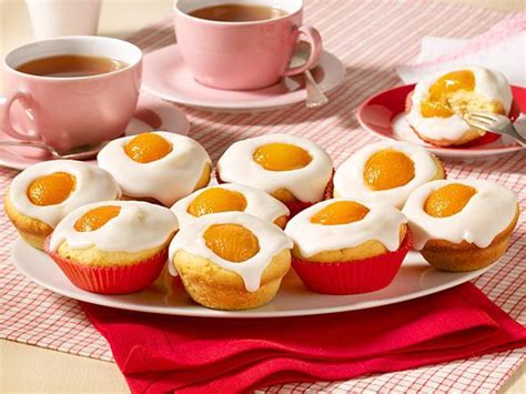 Jetzt ausprobieren mit ♥ chefkoch.de ♥. Spiegelei-Muffins mit Aprikosen | Rezept | Lecker ...