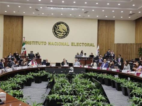 INE niega a Morena medidas cautelares contra el Frente Amplio por México