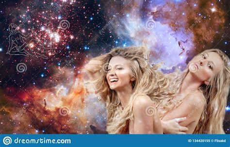Gemini Zodiac Sign Astrology And Horoscope Beautiful Woman Gemini On