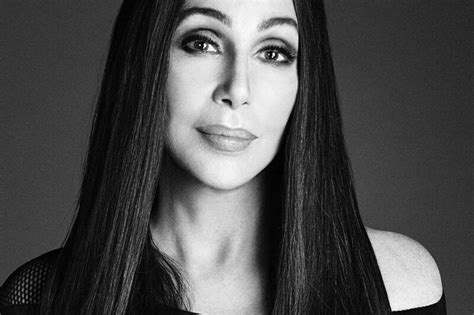 Aos 75 Anos Cher Continua A Ser Um Icone De Beleza Conheças Os Quatro