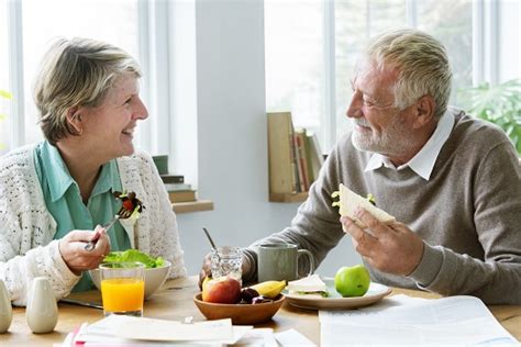 How To Encourage Seniors To Eat