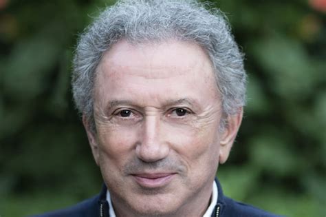 C'est gênant de voir la tristesse de mr drucker. Michel Drucker Jeune / Michel Drucker, Dany le soutient ...