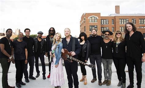 Things To Do See The Tedeschi Trucks Band At The Hobby Center Houston Press