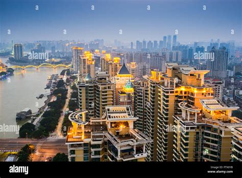 Fuzhou China Cityscape On The Min River Stock Photo Alamy