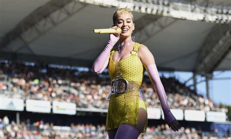 Katy Perry Tour To Stop In Chicago In October Chicago Tribune