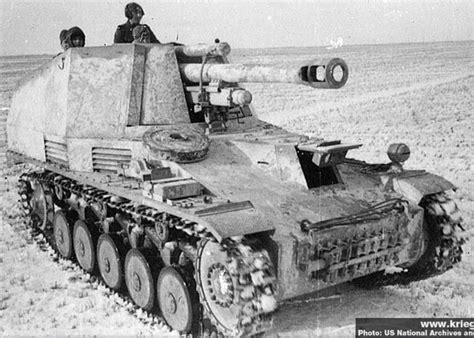A Sdkfz 124 Wespe Operating In Winter Conditions Panzer Ii Self