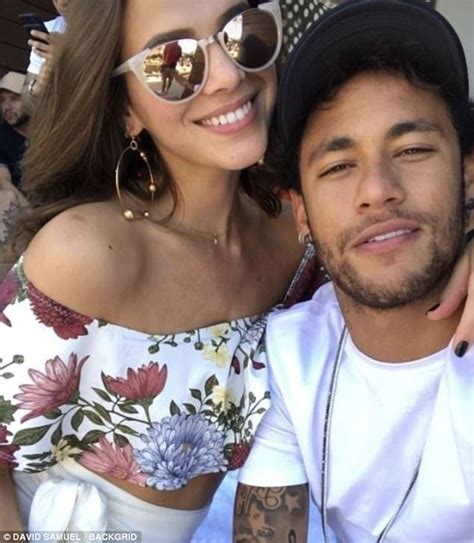 Stunning Ex Shows Neymar His Millions Can Buy Anything But Love Neymar Neymar Girlfriend