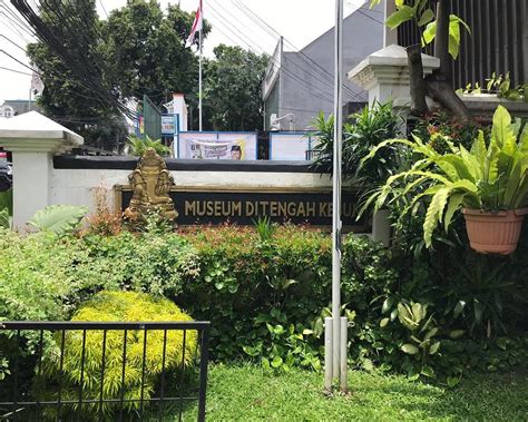 Museum Di Tengah Kebun Jakarta Indonesia Review Tripadvisor