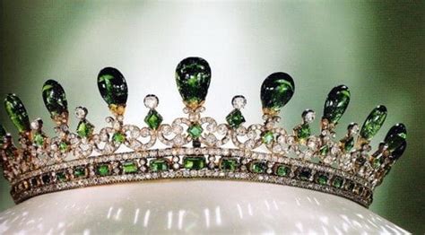 Queen Victorias Emerald And Diamond Tiara Internetstonescom