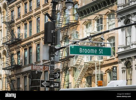 Broome Street Nyc Hi Res Stock Photography And Images Alamy