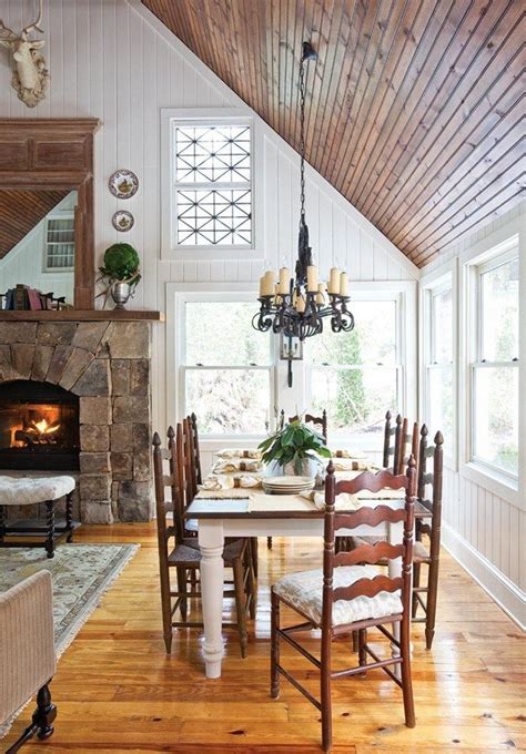 Amazing Rustic Mountain Farmhouse Decorating Ideas 6 Dining Room