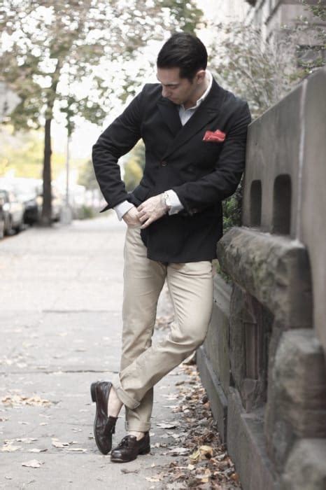 What To Wear With Khaki Pants [2024 Style Guide]