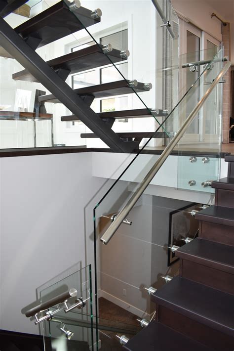 Monostringer Stairs 12mm Glass Stainless Steel Rails
