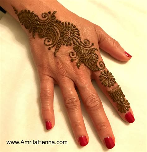 Top 10 Beautiful Henna Designs For Indian Raksha Bandhan Festival