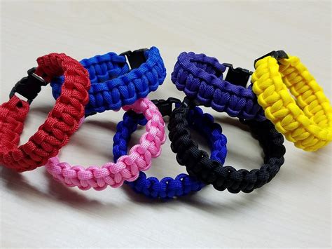 Paracord bracelets make great gifts for teams or party favors!This