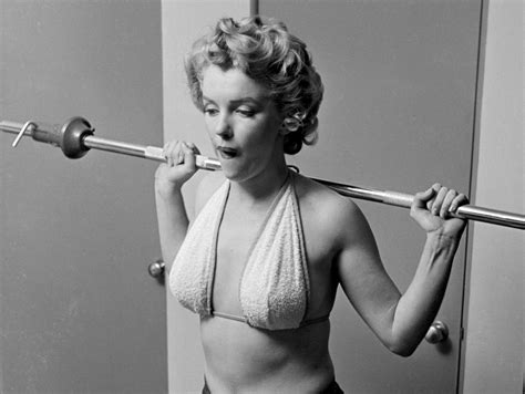 Vintage Everyday Candid Photos Of Marilyn Monroe Working Out At