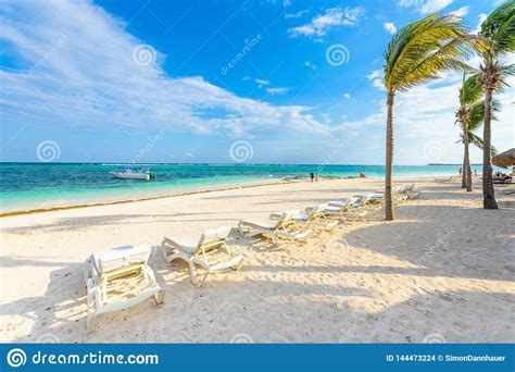 Relaxing On Sun Lounger At Akumal Beach Riviera Maya Paradise Beaches At Cancun Quintana