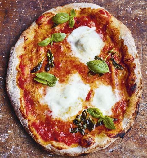 Jamie Oliver S Neapolitan Pizza Base And Toppings Еда Итальянская еда Итальянские рецепты