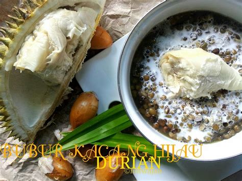 Bubur kacang hijau yang sudah matang kemudian dimasukkan dalam mangkok. Hot Wajan: Bubur Kacang Hijau Durian