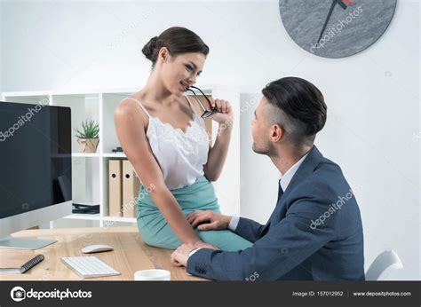 Seksi sekreter seducting patron işyerinde Stok fotoğrafçılık